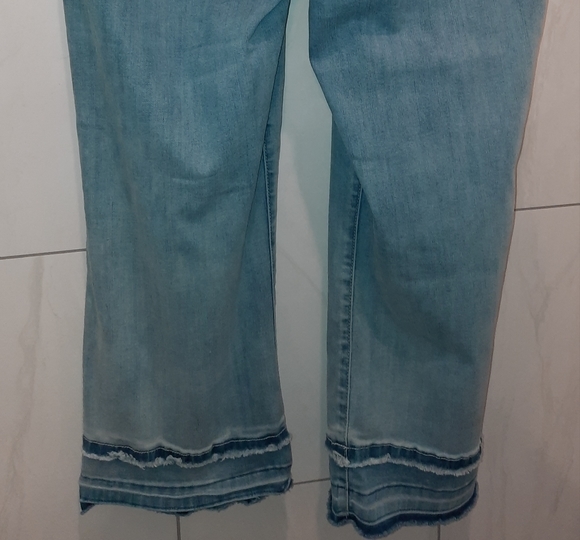 FDJ Olivia distressed pencil crop jeans size 16 excellent used condition - Picture 6 of 11